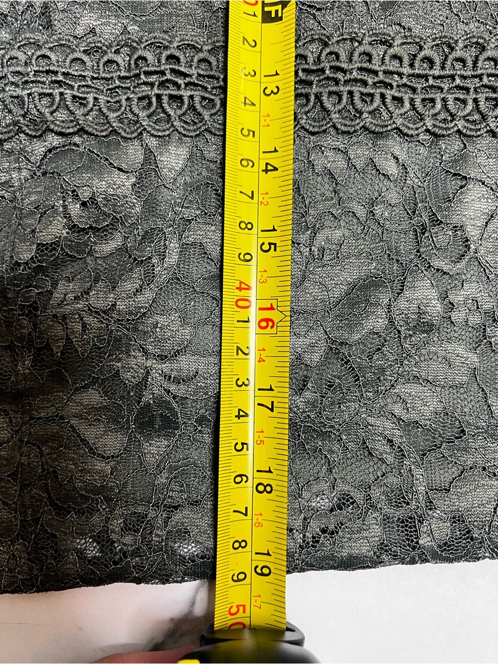 Sleeveless Lace Mock Neck Top - Olive Green Size Large - Picture 3 of 7
